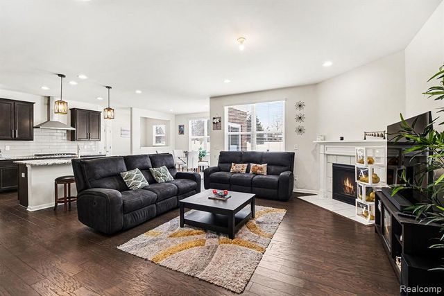 49772 Shoreline Drive, Canton, MI 48187