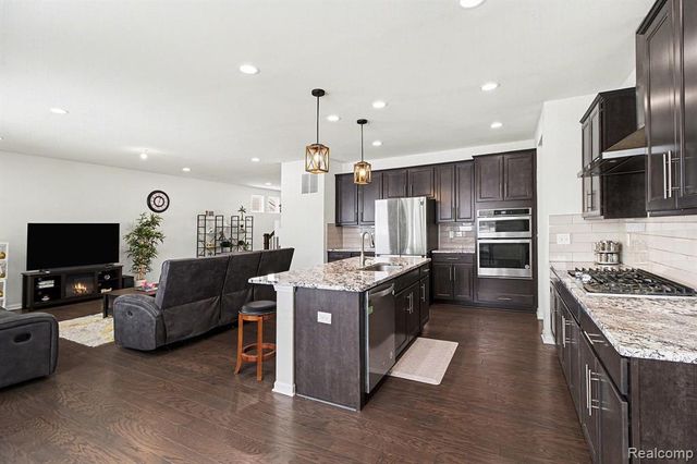 49772 Shoreline Drive, Canton, MI 48187