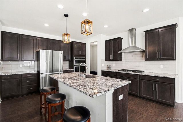 49772 Shoreline Drive, Canton, MI 48187