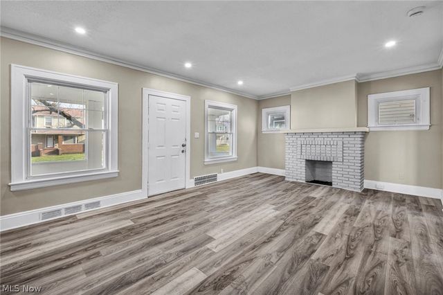 13620 S Parkway Drive, Garfield Heights, OH 44105