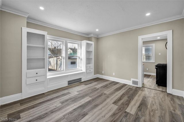 13620 S Parkway Drive, Garfield Heights, OH 44105