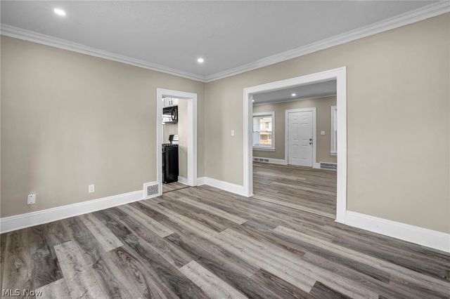 13620 S Parkway Drive, Garfield Heights, OH 44105