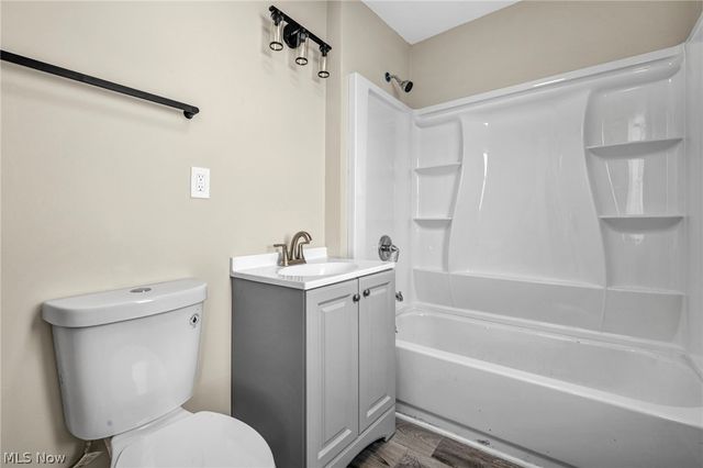 13620 S Parkway Drive, Garfield Heights, OH 44105