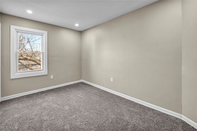 13620 S Parkway Drive, Garfield Heights, OH 44105