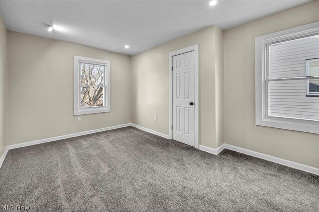 13620 S Parkway Drive, Garfield Heights, OH 44105