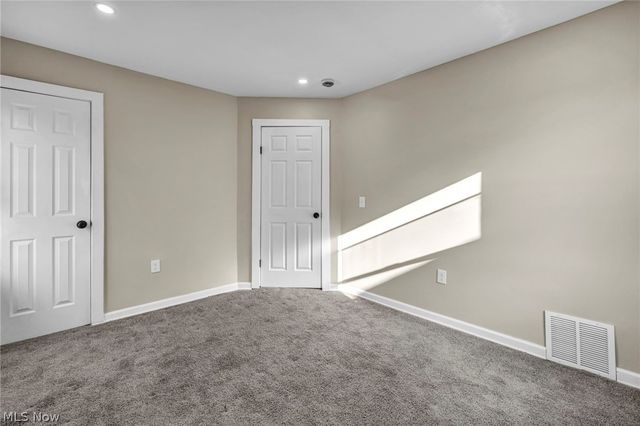 13620 S Parkway Drive, Garfield Heights, OH 44105