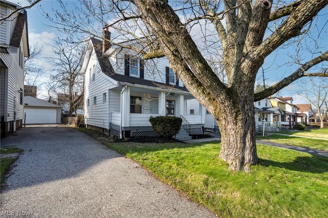 13620 S Parkway Drive, Garfield Heights, OH 44105