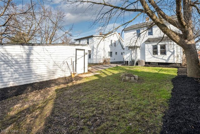 13620 S Parkway Drive, Garfield Heights, OH 44105