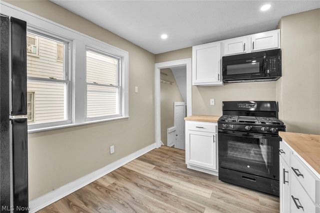 13620 S Parkway Drive, Garfield Heights, OH 44105