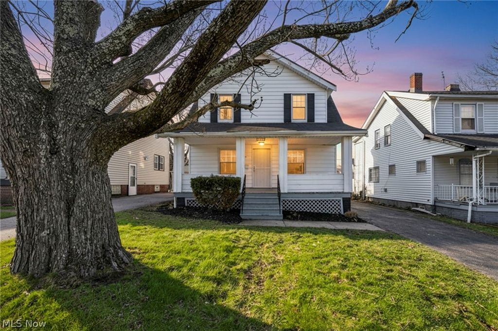 13620 S Parkway Drive, Garfield Heights, OH 44105