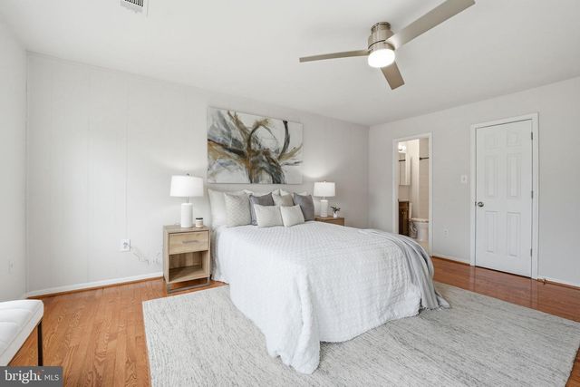 9932 LONGFORD CT, Vienna, VA 22181