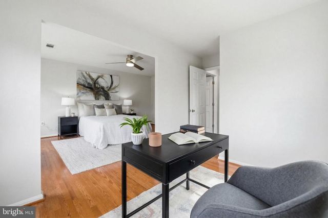 9932 LONGFORD CT, Vienna, VA 22181