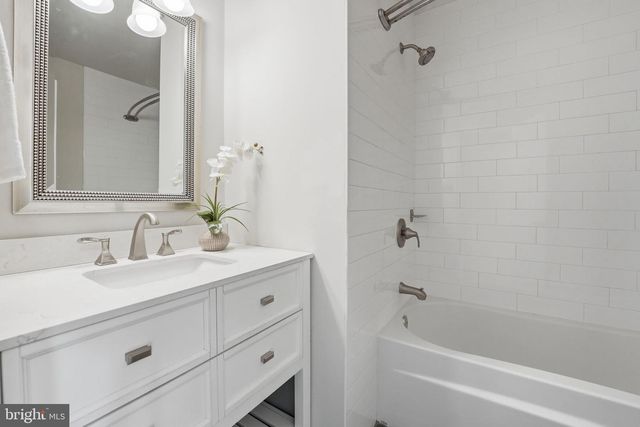 9932 LONGFORD CT, Vienna, VA 22181