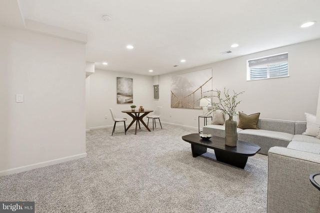 9932 LONGFORD CT, Vienna, VA 22181