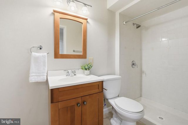 9932 LONGFORD CT, Vienna, VA 22181