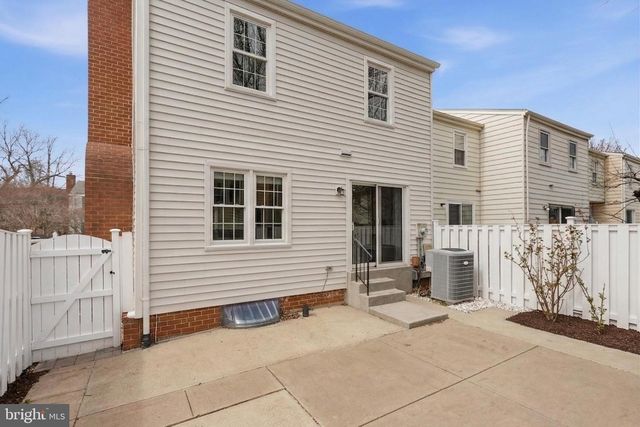 9932 LONGFORD CT, Vienna, VA 22181