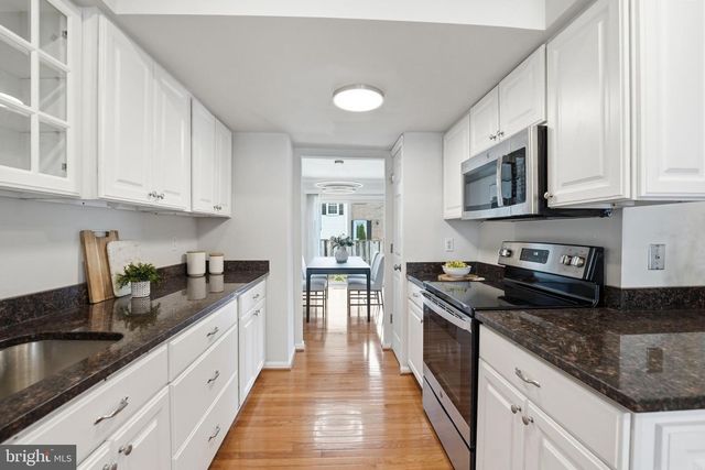 9932 LONGFORD CT, Vienna, VA 22181