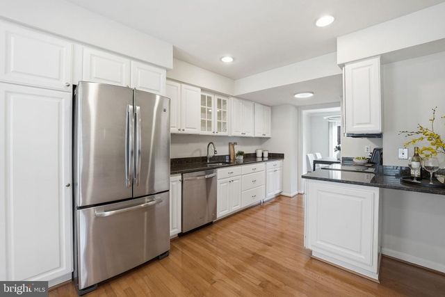 9932 LONGFORD CT, Vienna, VA 22181