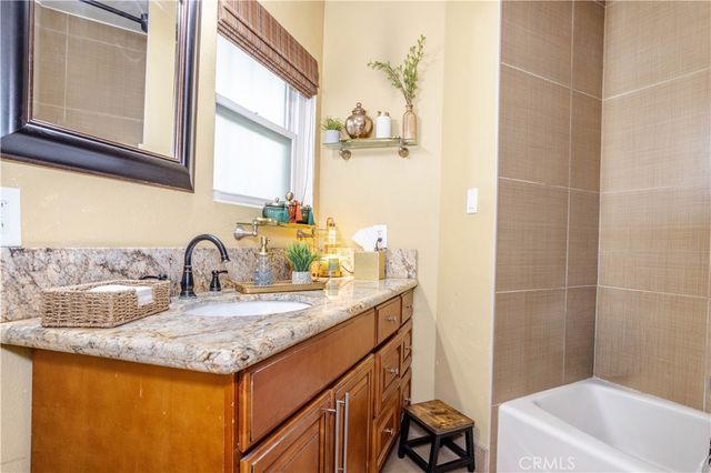11117 Sylvan Street, North Hollywood, CA 91606