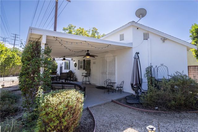 11117 Sylvan Street, North Hollywood, CA 91606
