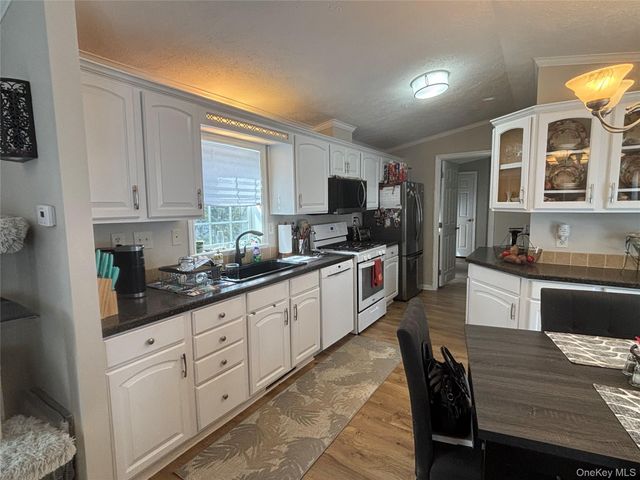 1661 Old Country Road 69, Riverhead, NY 11901