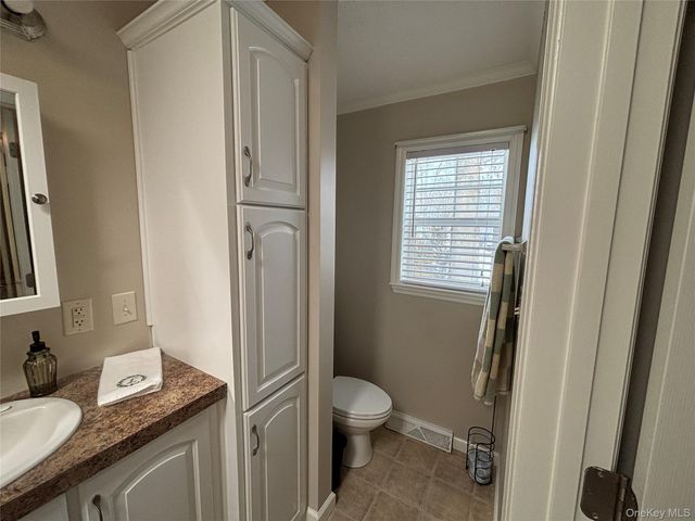 1661 Old Country Road 69, Riverhead, NY 11901