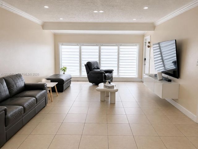 9515 Dominican Dr, Cutler Bay, FL 33189