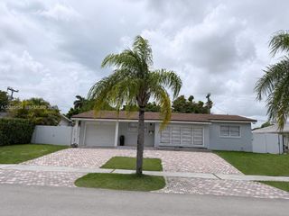 9515 Dominican Dr, Cutler Bay, FL 33189