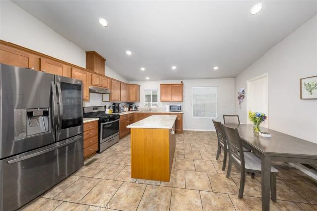 995 Pomona Rd 63, Corona, CA 92882