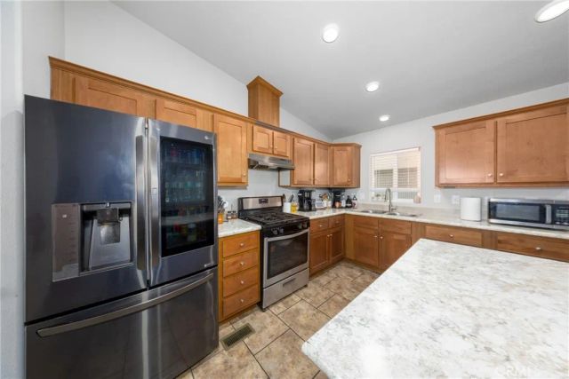 995 Pomona Rd 63, Corona, CA 92882