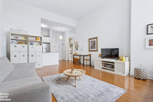 220 W 148th St Apt 3N, New York City, NY 10039