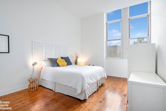 220 W 148th St Apt 3N, New York City, NY 10039