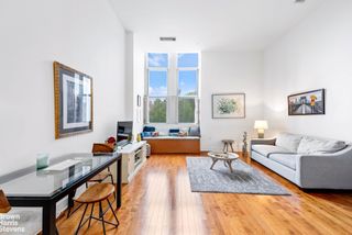220 W 148th St Apt 3N, New York City, NY 10039
