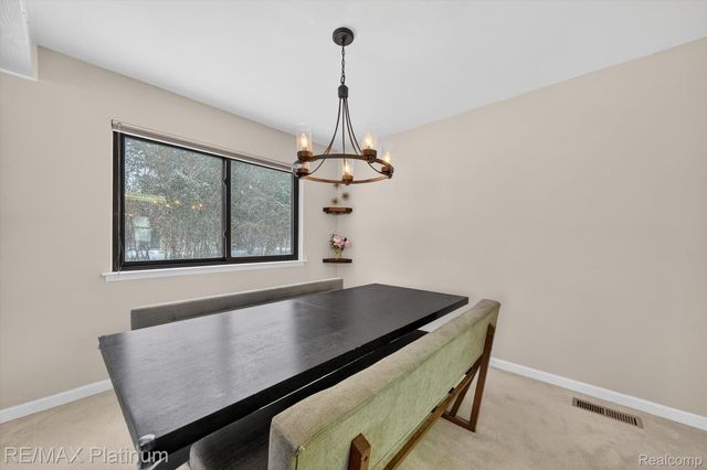 2927 Moon Lake Drive 58, West Bloomfield Charter Township, MI 48323