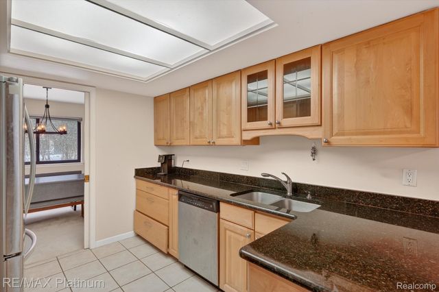 2927 Moon Lake Drive 58, West Bloomfield Charter Township, MI 48323