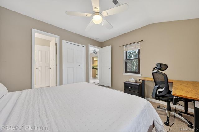 2927 Moon Lake Drive 58, West Bloomfield Charter Township, MI 48323