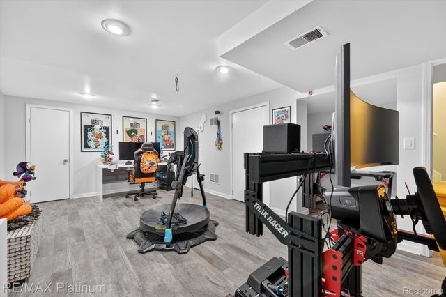 2927 Moon Lake Drive 58, West Bloomfield Charter Township, MI 48323