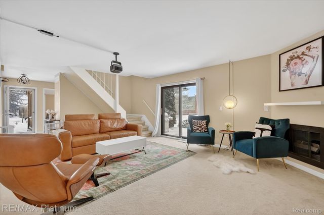 2927 Moon Lake Drive 58, West Bloomfield Charter Township, MI 48323