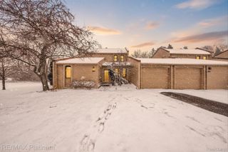 2927 Moon Lake Drive 58, West Bloomfield Charter Township, MI 48323