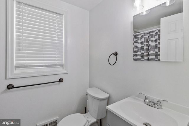8611 35TH AVE, College Park, MD 20740