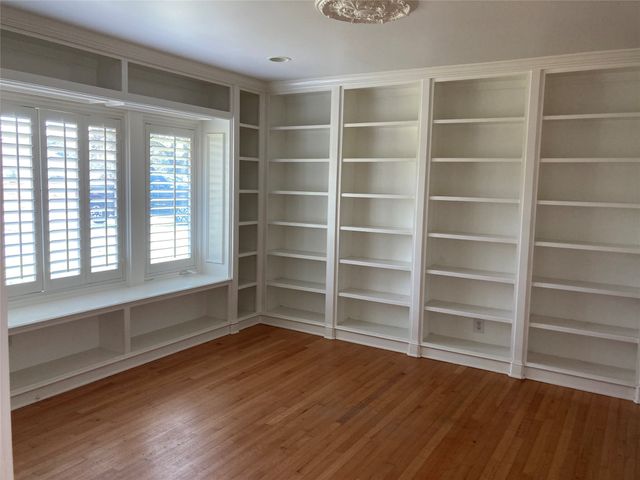 7127 Brookshire Circle, Dallas, TX 75230