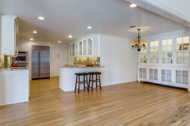 7127 Brookshire Circle, Dallas, TX 75230