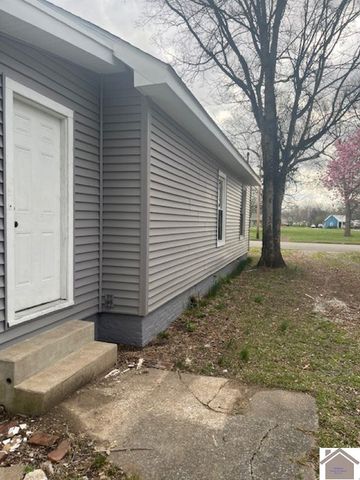 1905 B Street L10 B8, Paducah, KY 42003