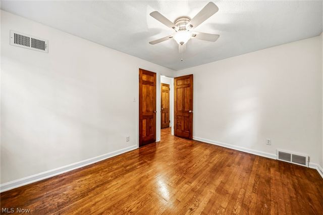 2490 Glenridge Road, Euclid, OH 44117