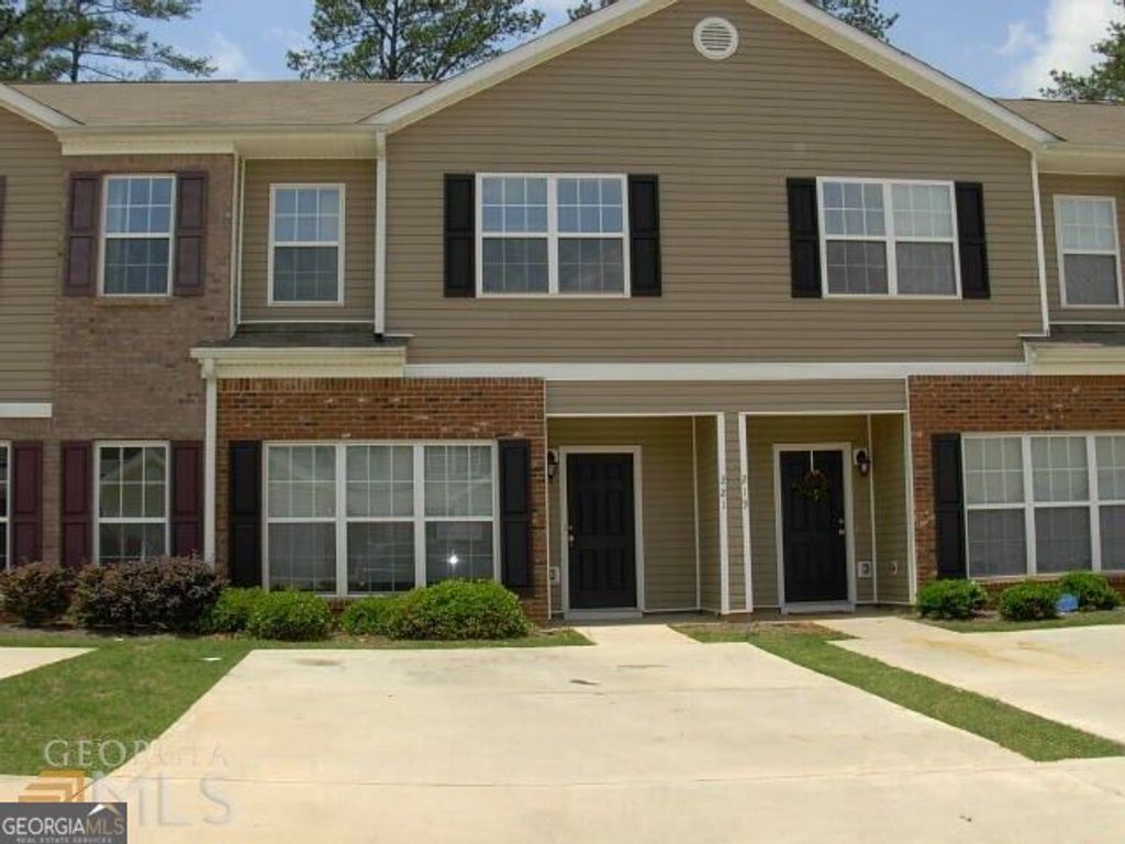 221 SHENANDOAH Drive, Riverdale, GA 30274
