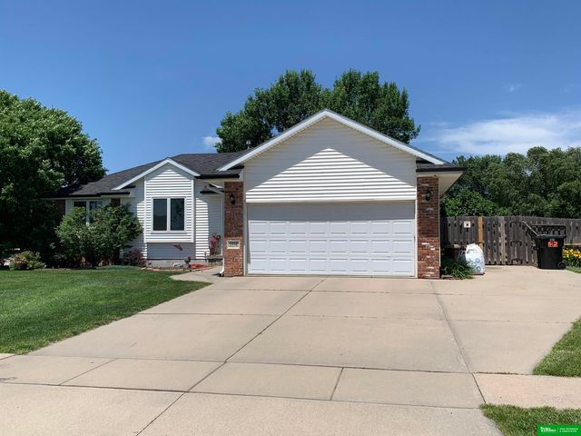 1552 Brewer Drive, Fremont, NE 68025