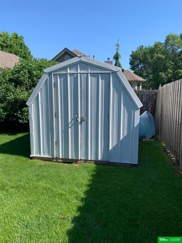1552 Brewer Drive, Fremont, NE 68025