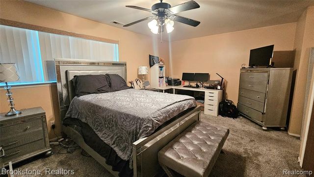 24153 Evergreen Road, Southfield, MI 48075