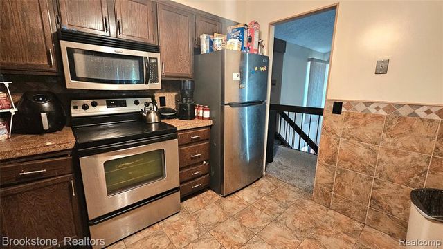 24153 Evergreen Road, Southfield, MI 48075