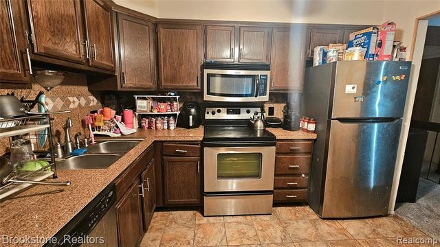 24153 Evergreen Road, Southfield, MI 48075